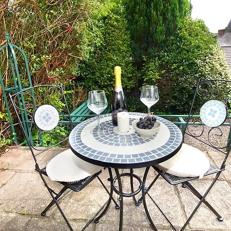 Hatters Garden * Kinsale